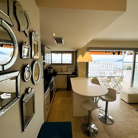 Apartamento Seaview Retreat 1Br With Terrace